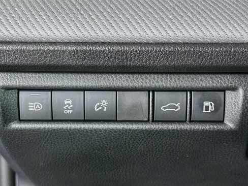 Used 2025 Toyota Camry SE FWD image 17