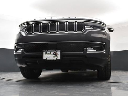 Used 2023 Jeep Wagoneer L 4WD w/ Premium Group I image 20