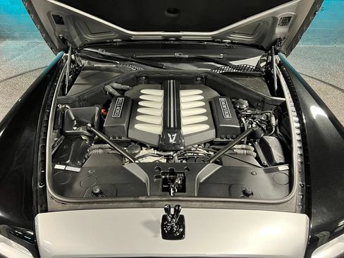 Used 2013 Rolls-Royce Ghost RWD image 26