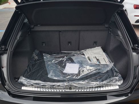 New 2025 Audi Q3 2.0T Premium Plus image 11