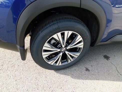 Used 2021 Nissan Rogue SV w/ Premium Package FWD image 4