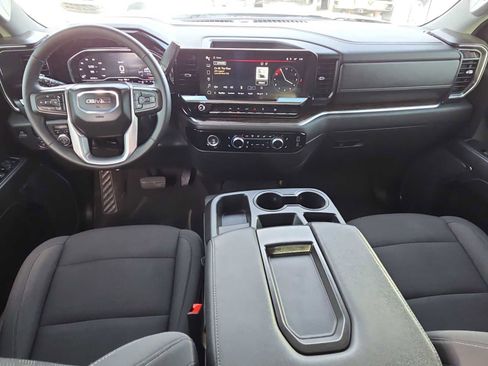 Used 2024 GMC Sierra 1500 Elevation image 10