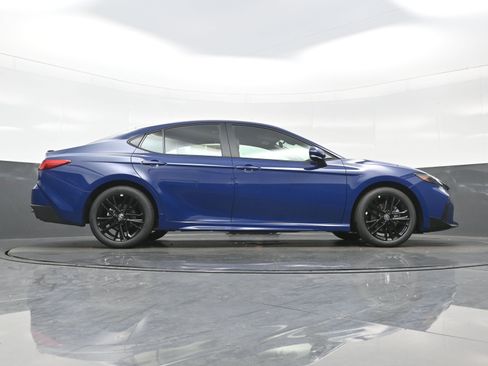 Used 2026 Toyota Camry SE image 33