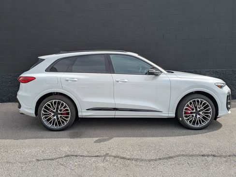 New 2026 Audi SQ5 Premium Plus AWD/4WD image 4