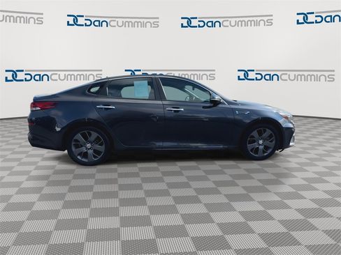 Used 2019 Kia Optima S image 9