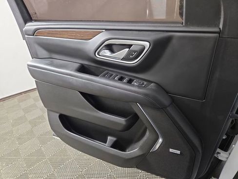 Used 2022 Chevrolet Suburban High Country image 31