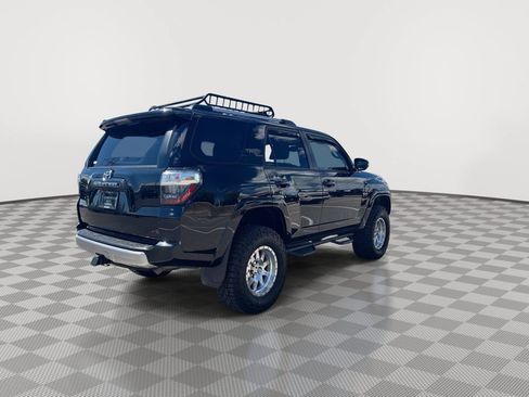 Used 2018 Toyota 4Runner TRD Off-Road Premium AWD/4WD image 11