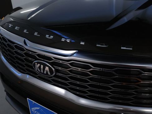 Used 2021 Kia Telluride EX w/ EX Premium Package image 9