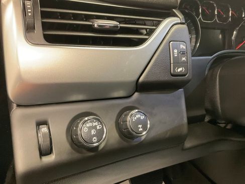 Used 2019 Chevrolet Suburban Premier image 13