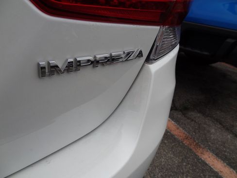 Used 2020 Subaru Impreza 2.0i image 6