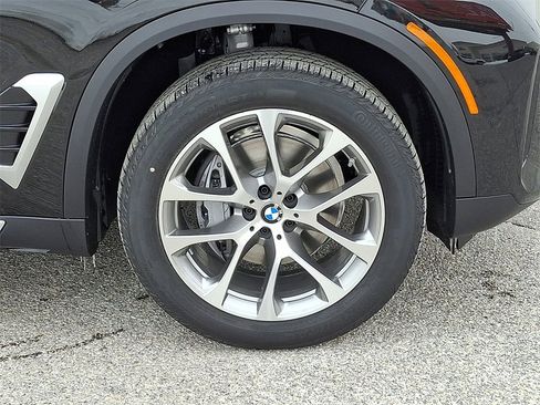 New 2026 BMW X5 xDrive40i w/ Premium Package image 12
