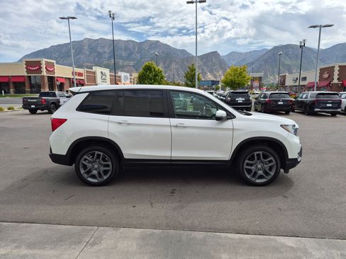 Used 2023 Honda Passport EX-L image 2