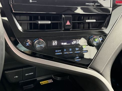 Used 2022 Toyota Camry XSE FWD image 21