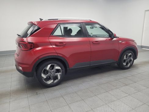 Used 2022 Hyundai Venue SEL FWD image 10