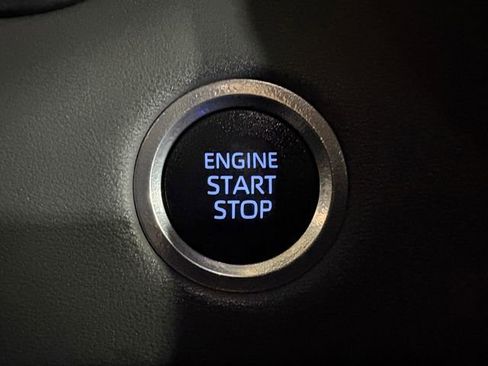 Used 2023 Toyota Tundra Platinum image 18