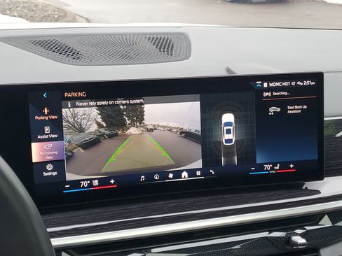 Used 2024 BMW X6 xDrive40i w/ Premium Package image 18