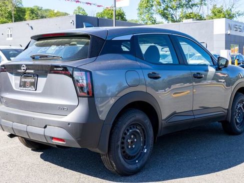 Used 2025 Nissan Kicks S image 5