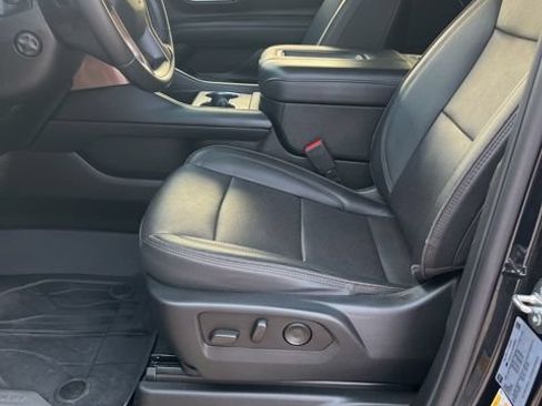 Used 2023 Chevrolet Tahoe High Country AWD/4WD image 15