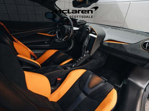 Used 2024 McLaren 750S Spider RWD image 30