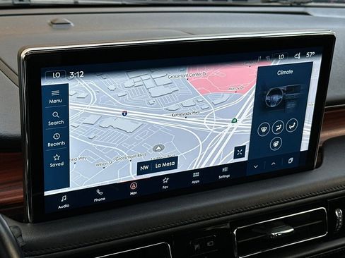 Used 2022 Lincoln Nautilus Reserve w/ Equipment Group 202A image 18