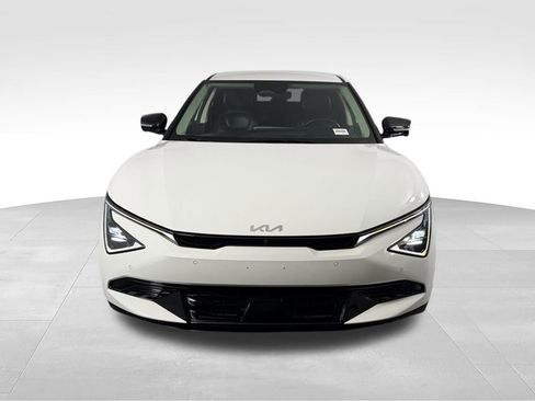 Used 2025 Kia EV6 Wind RWD image 5