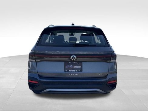 Used 2025 Volkswagen Taos S AWD/4WD image 7