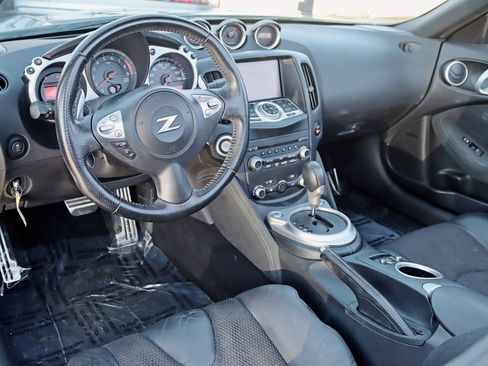 Used 2013 Nissan 370Z Touring image 17