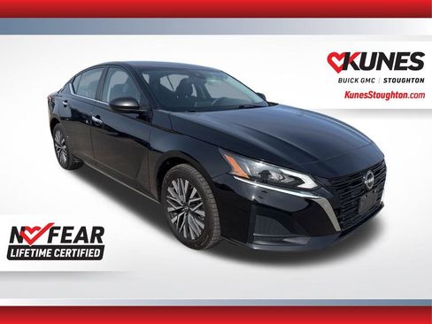 Used 2024 Nissan Altima 2.5 SV image 4