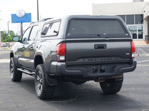 Used 2019 Toyota Tacoma TRD Sport w/ Technology Package AWD/4WD image 15