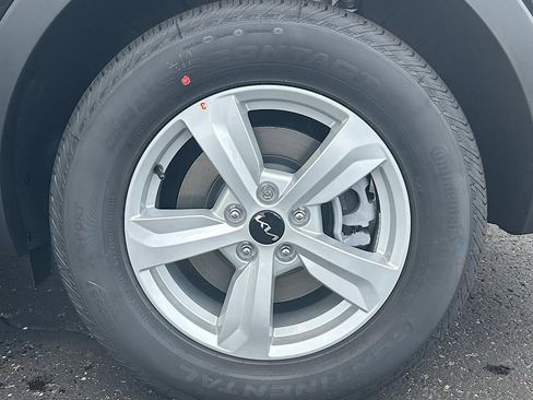 New 2025 Kia Sorento LX image 24