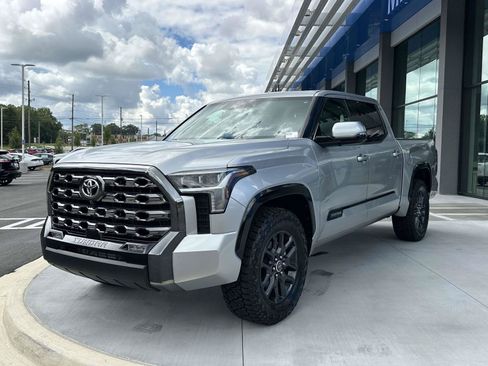 Used 2023 Toyota Tundra Platinum AWD/4WD image 3