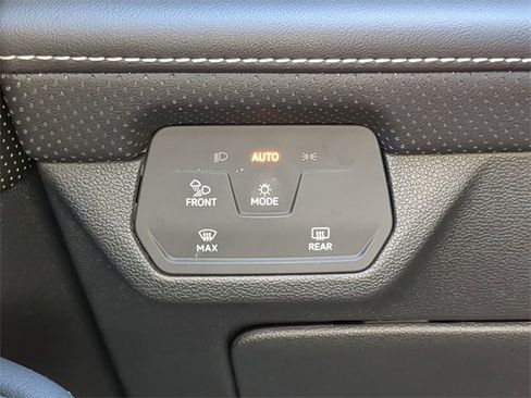 Certified 2024 Volkswagen Atlas SE image 27