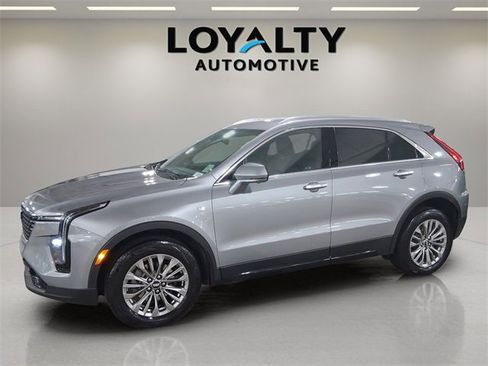 Used 2025 Cadillac XT4 Premium Luxury image 1
