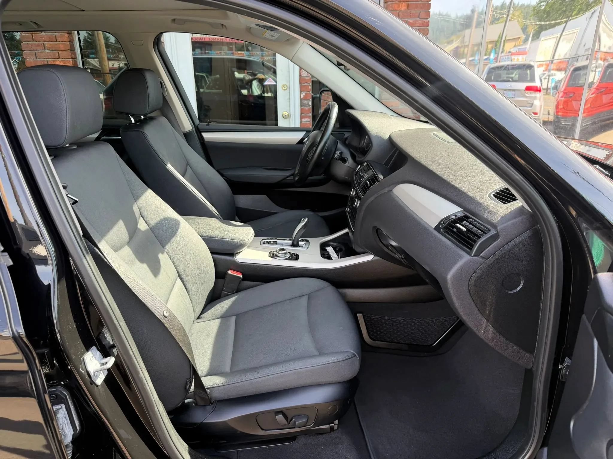 Used 2014 BMW X3 xDrive28i w/ Driver Assistance Package AWD/4WD image 14