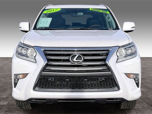 Used 2017 Lexus GX 460 Premium w/ Premium Package image 3