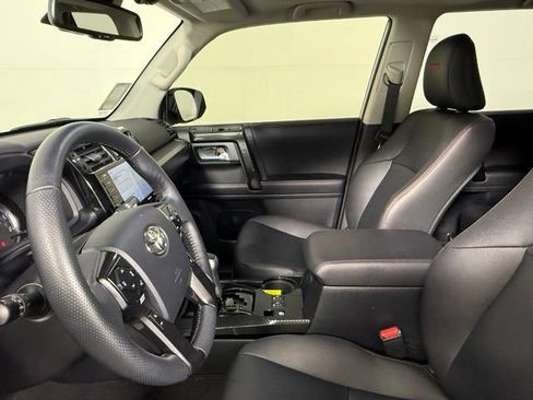 Used 2024 Toyota 4Runner TRD Off-Road Premium w/ Moonroof Package AWD/4WD image 31