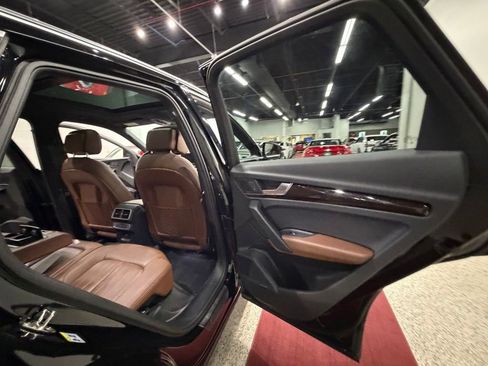 Used 2018 Audi Q5 2.0T Premium Plus w/ Premium Plus Package AWD/4WD image 25