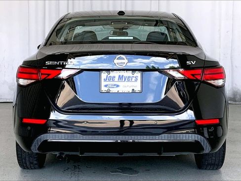 Used 2023 Nissan Sentra SV FWD image 3