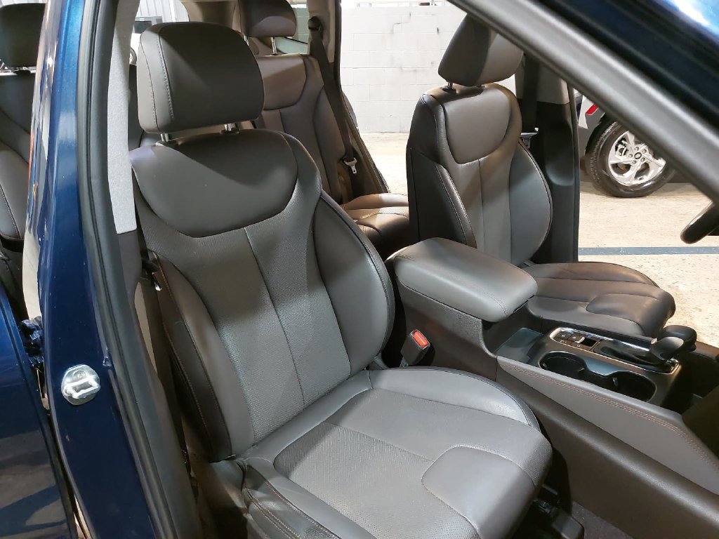 Used 2020 Hyundai Santa Fe Limited FWD image 10