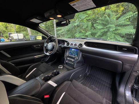 Used 2020 Ford Mustang Shelby GT500 w/ Technology Package image 25