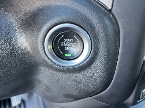 Used 2022 GMC Sierra 2500 Denali w/ Denali Black Diamond Edition image 17