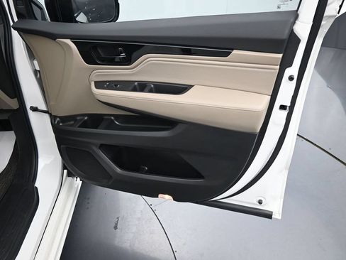 Used 2023 Honda Odyssey Elite image 12