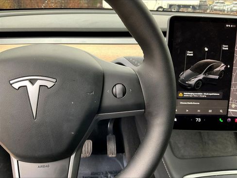 Used 2021 Tesla Model Y Long Range AWD/4WD image 12