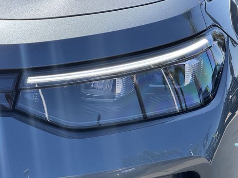 Certified 2025 Volkswagen Tiguan S AWD/4WD image 5