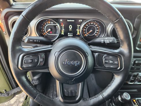 Used 2022 Jeep Wrangler Unlimited Sport image 9