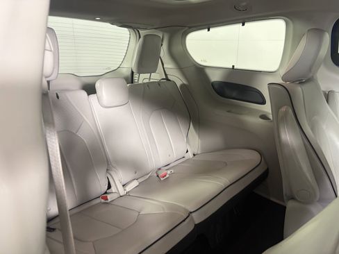 Used 2021 Chrysler Pacifica Limited w/ Premium & Safety Sphere Group image 42