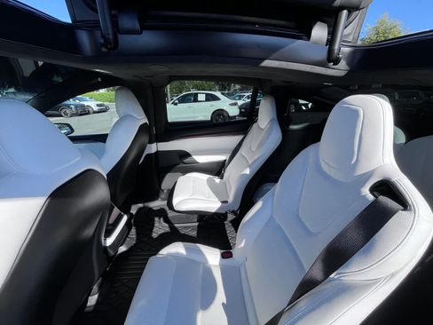 Used 2024 Tesla Model X image 6