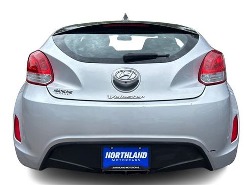 Used 2017 Hyundai Veloster FWD image 14