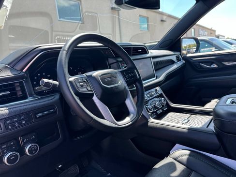 Used 2023 GMC Yukon Denali AWD/4WD image 15
