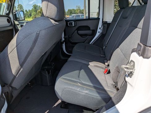 Used 2024 Jeep Wrangler Unlimited Sport AWD/4WD image 16